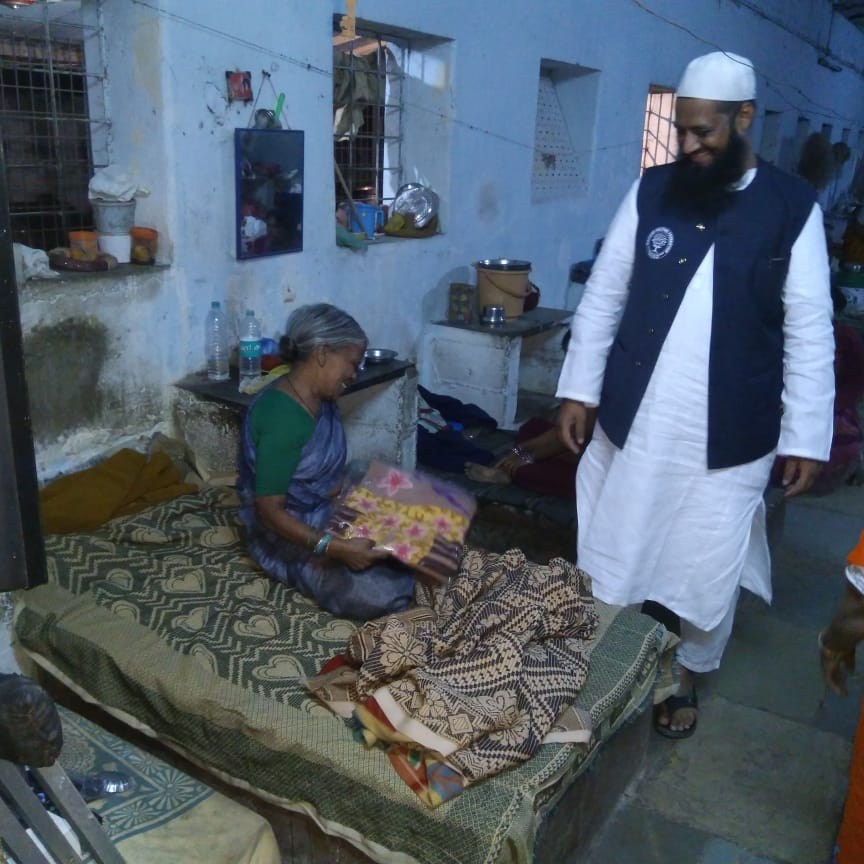 Blanket distribution to elderly resident